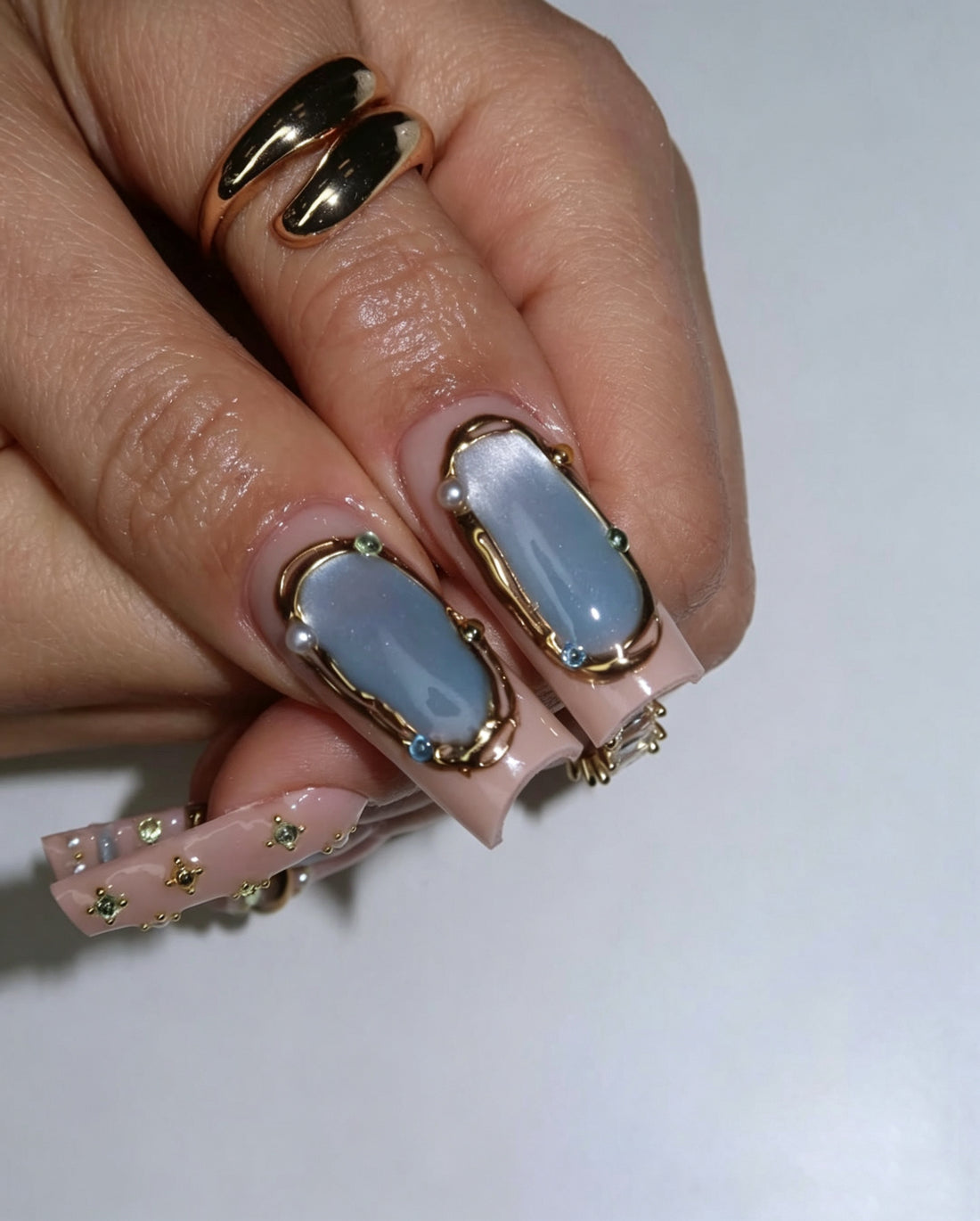 Nude Sapphire