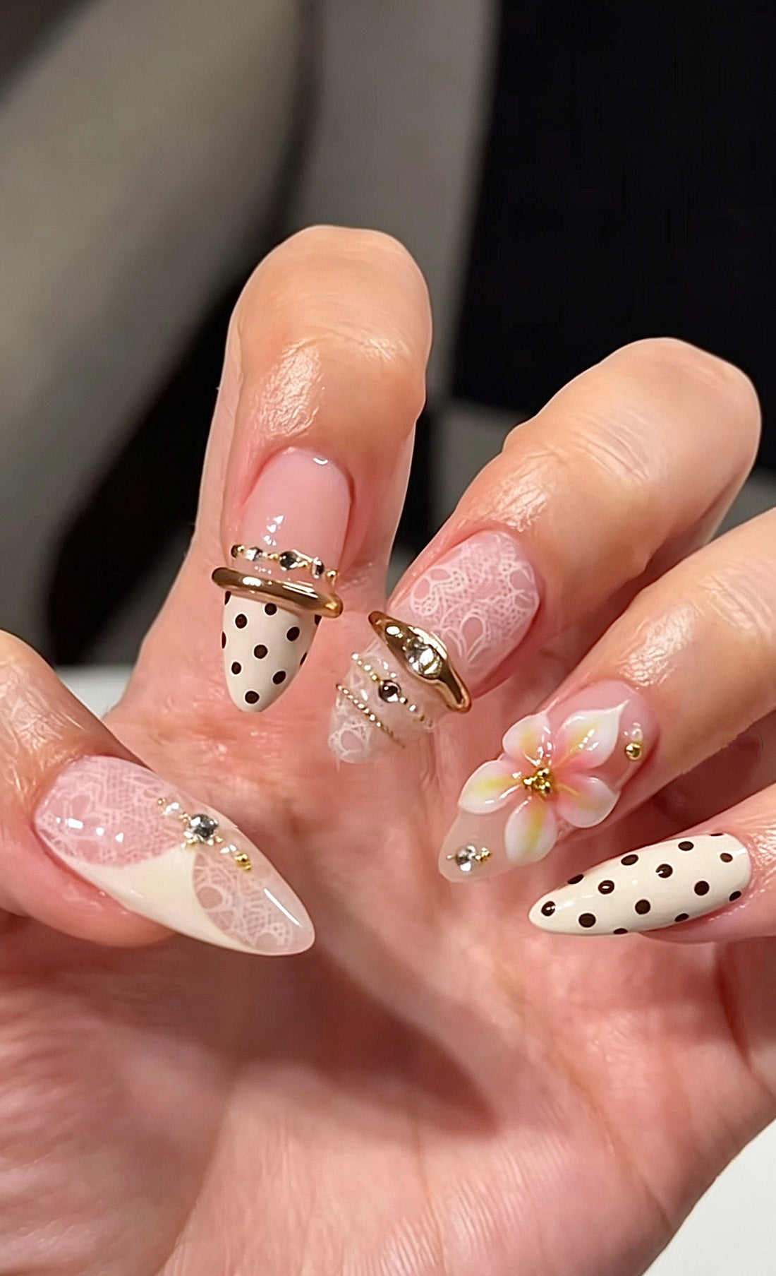 Parisian Polka Petal