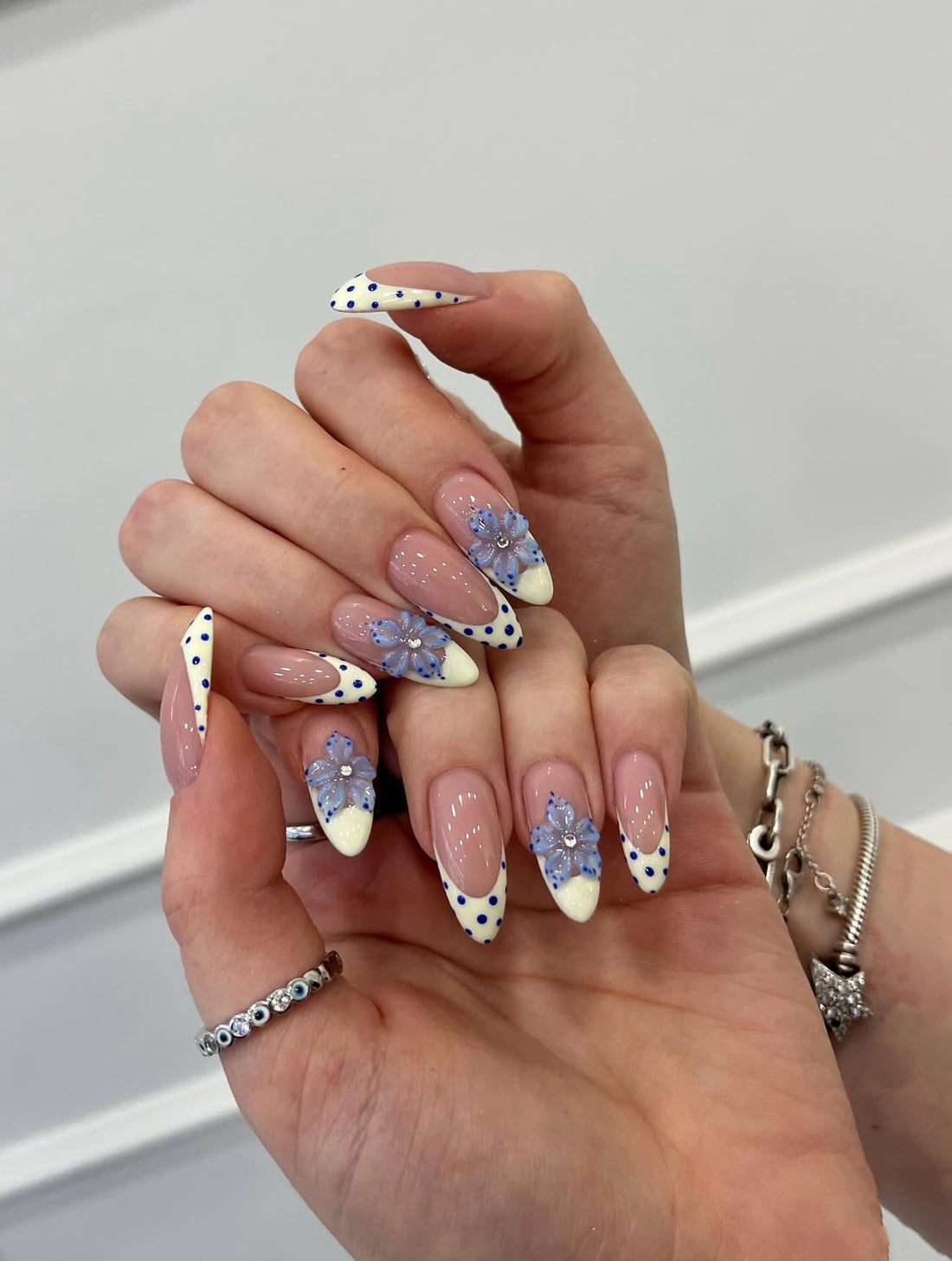 Dotted Daisy